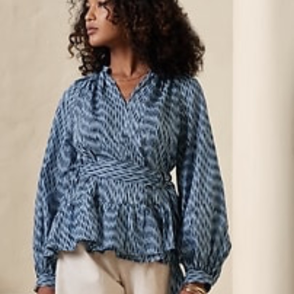 Banana Republic Ruffle Tiered Blouse XS NWOT